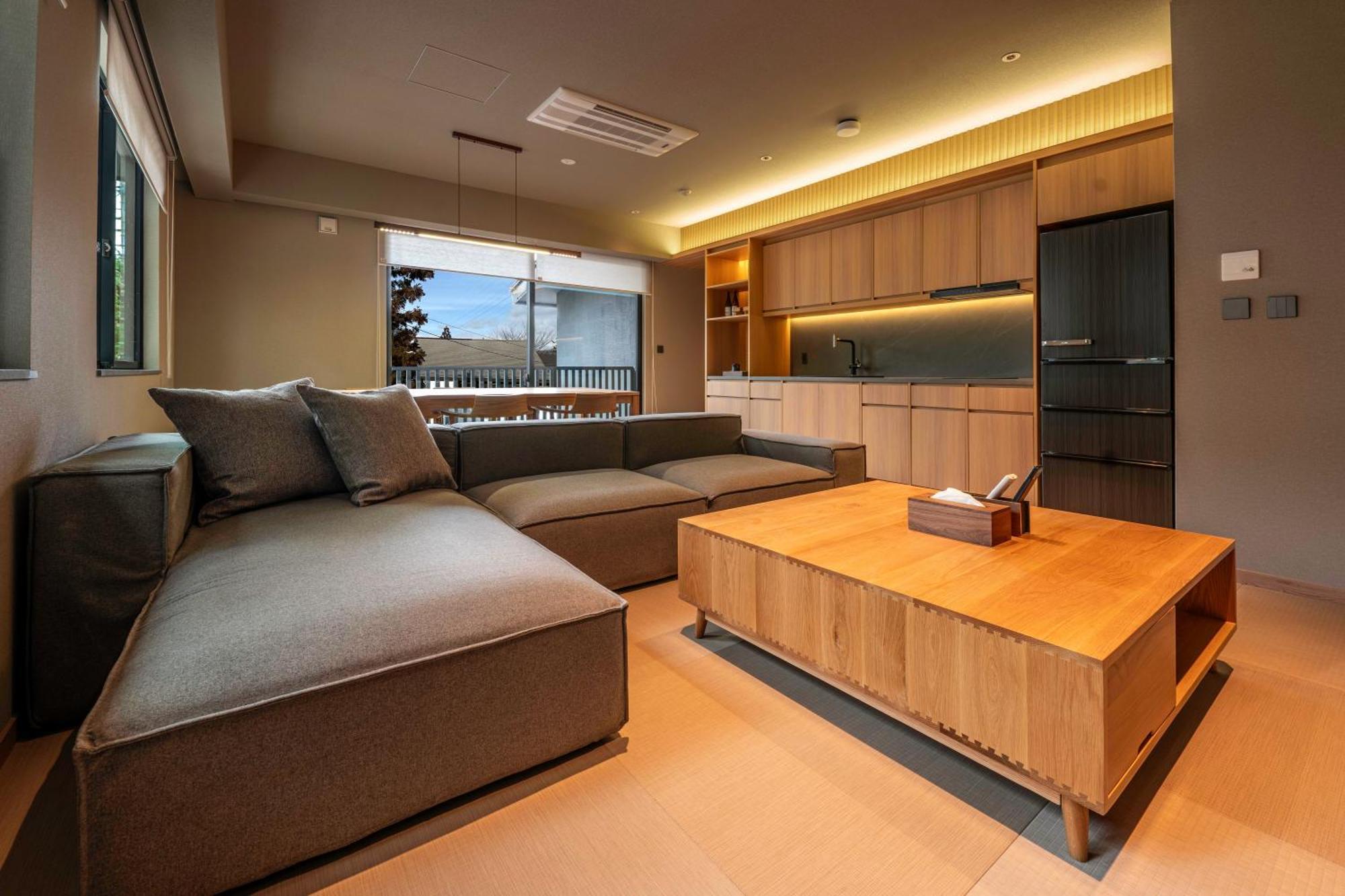 Ski Inn Hakuba, Iwatake Luaran gambar