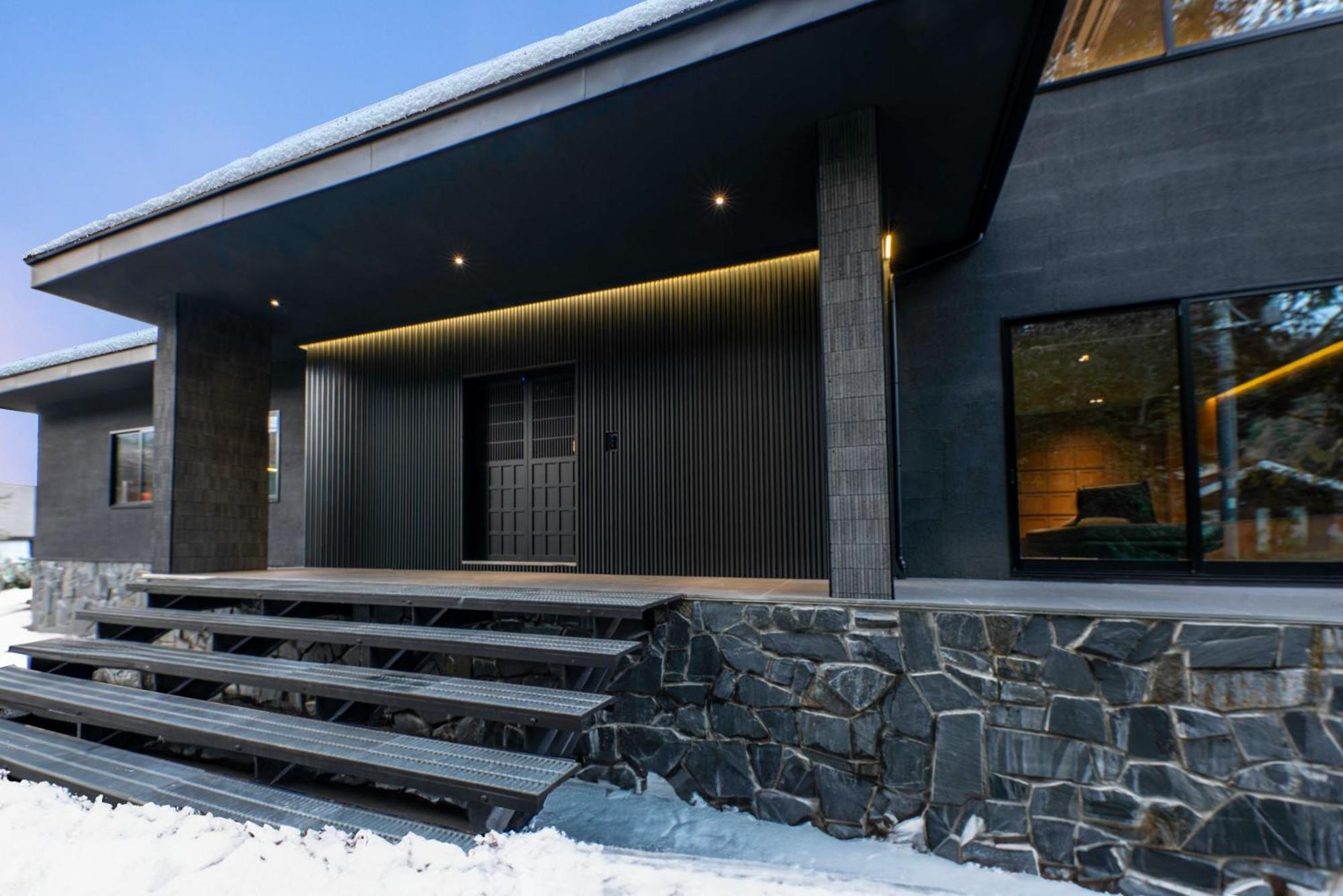Ski Inn Hakuba, Iwatake Luaran gambar